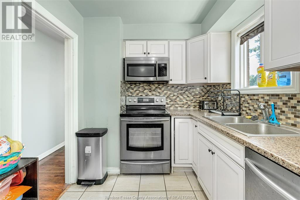 Photo 11 of 1345 Harrison Avenue, Windsor ON