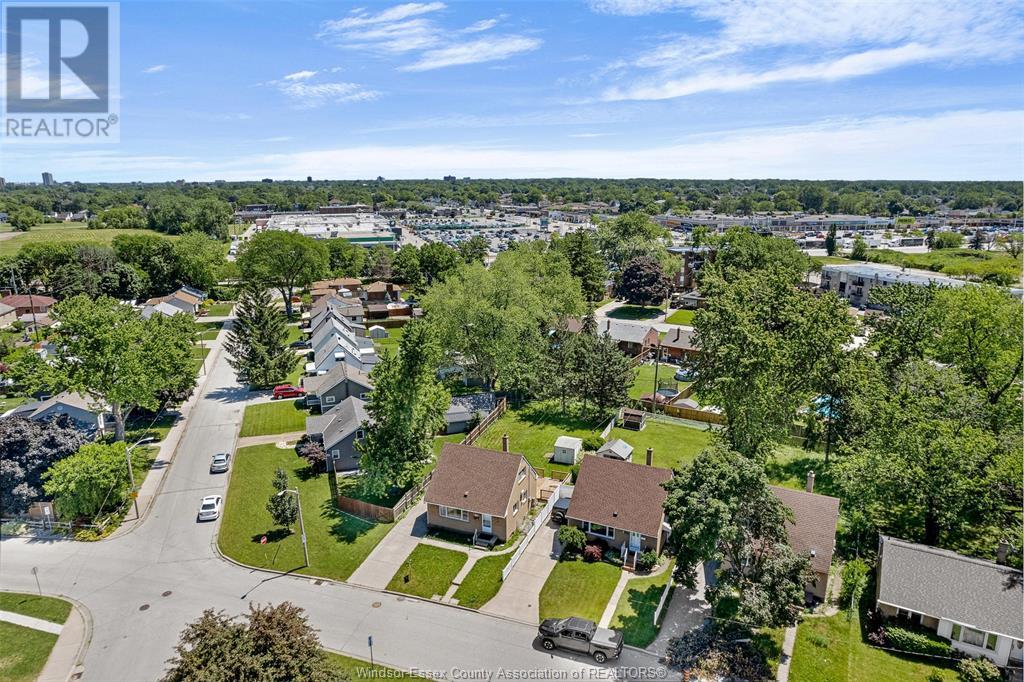 Photo 28 of 1345 Harrison Avenue, Windsor ON