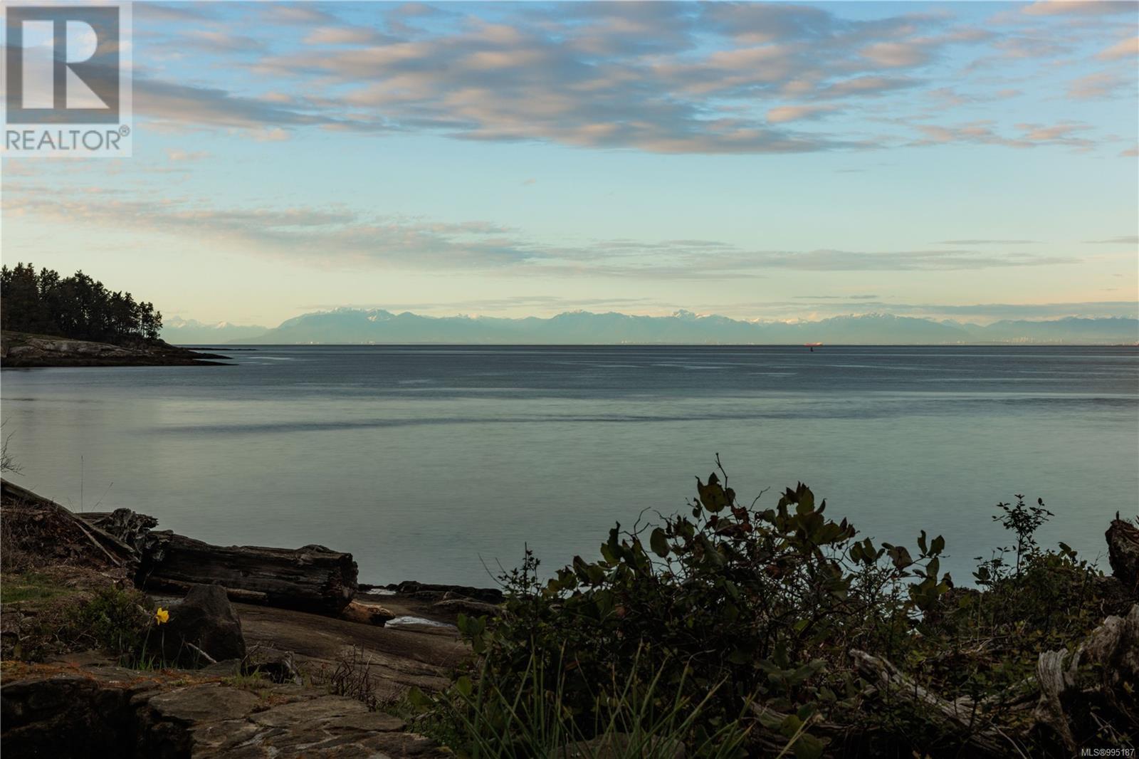  281 Bellhouse Road, Galiano Island