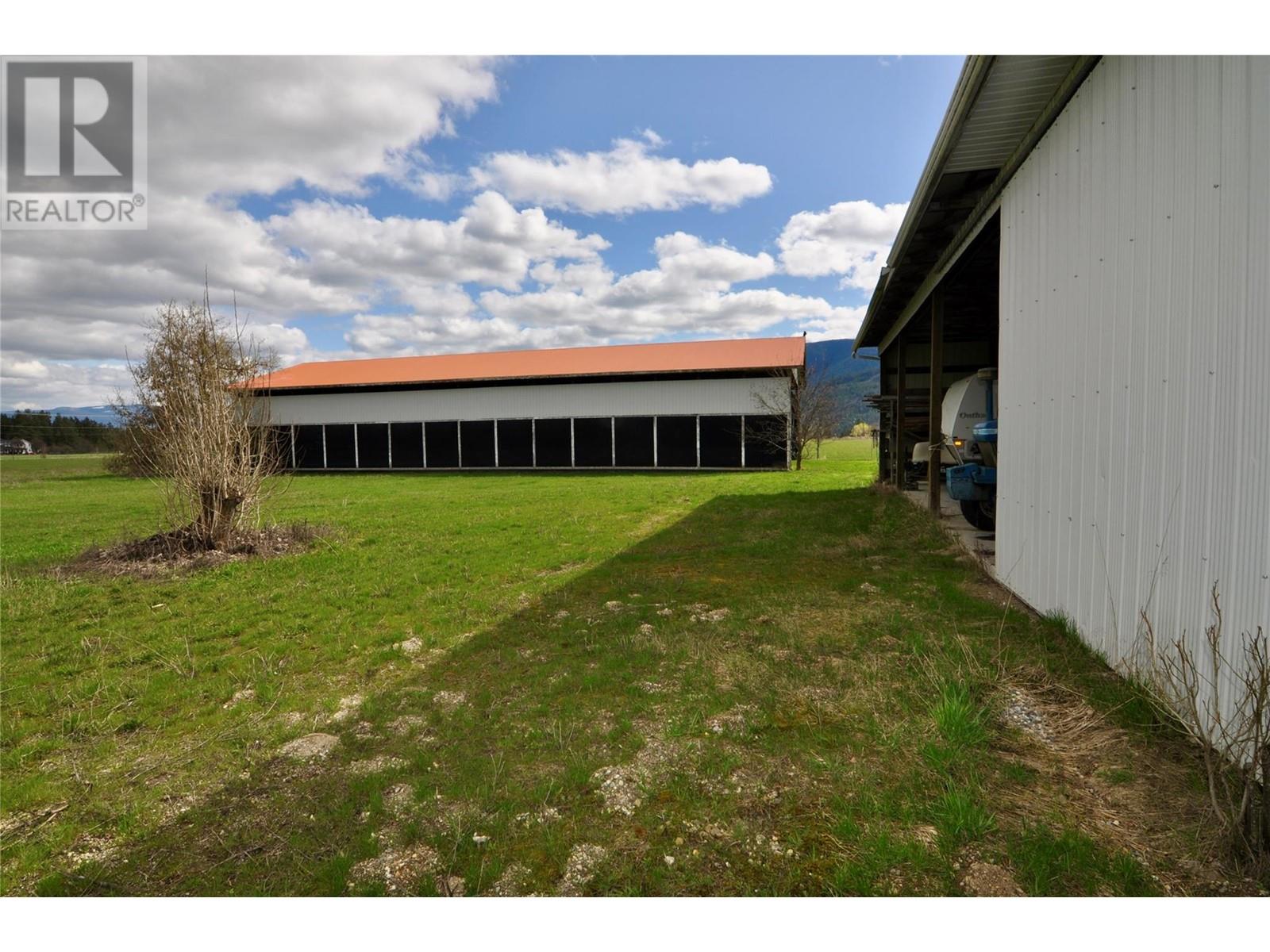 2110 Pleasant Valley Road, Spallumcheen