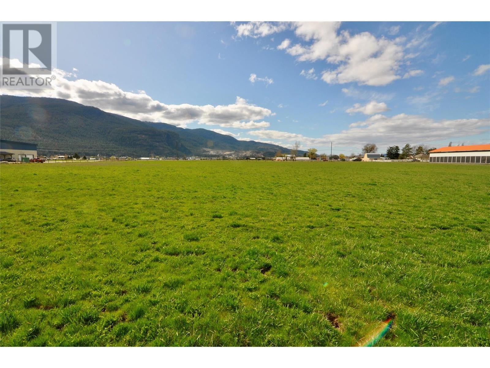  2110 Pleasant Valley Road, Spallumcheen