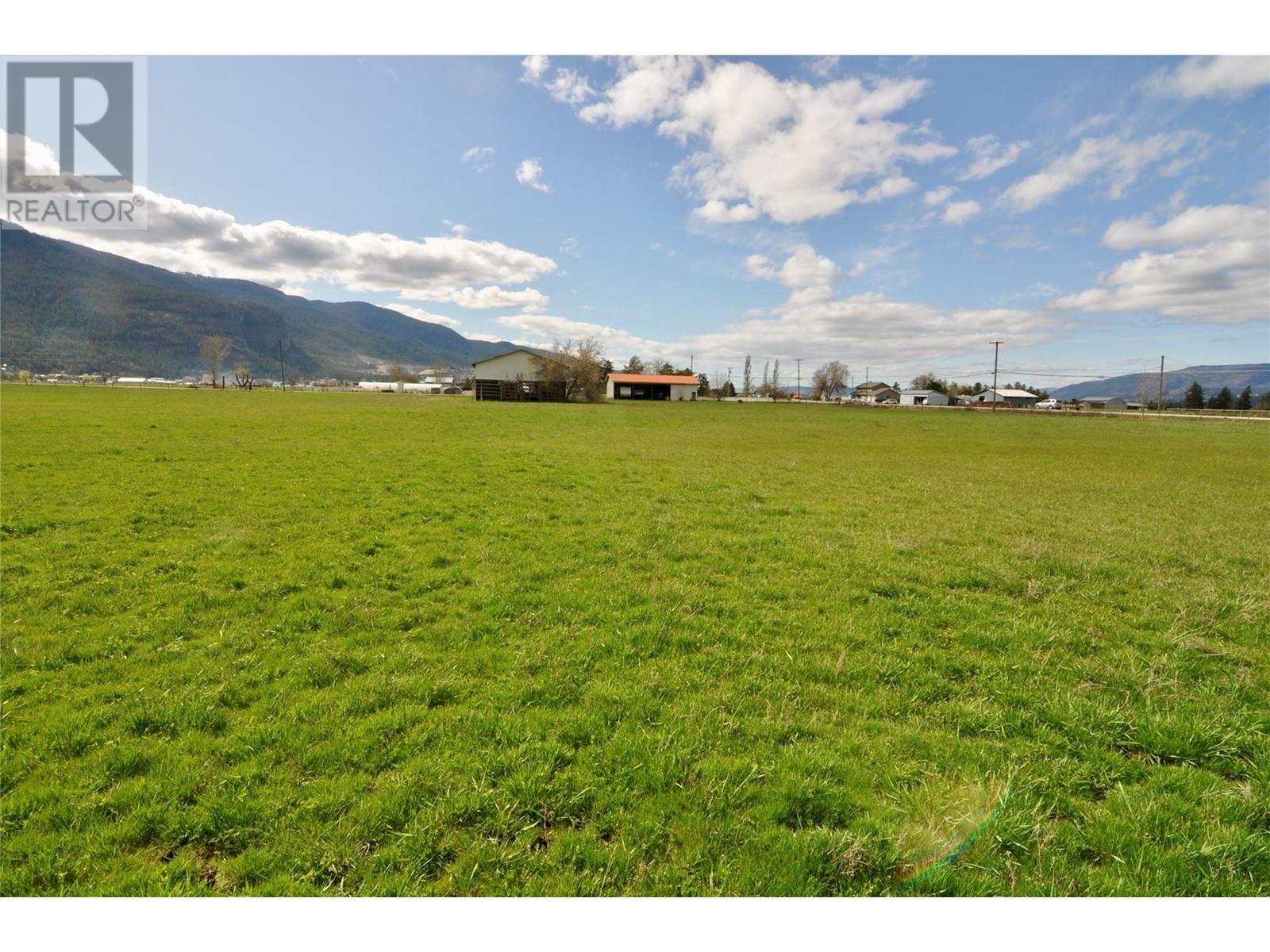  2110 Pleasant Valley Road, Spallumcheen