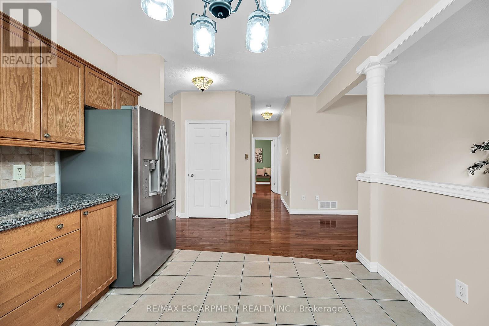 Photo 16 of 20 Oak Crescent, Haldimand ON