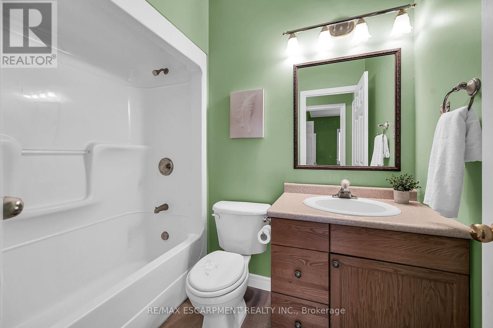 Photo 30 of 20 Oak Crescent, Haldimand ON