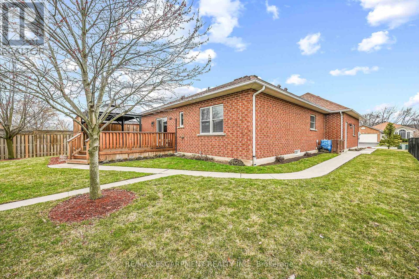 Photo 38 of 20 Oak Crescent, Haldimand ON