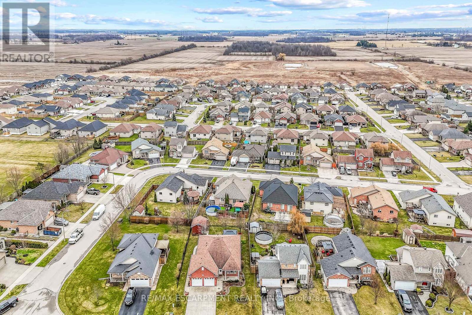 Photo 46 of 20 Oak Crescent, Haldimand ON