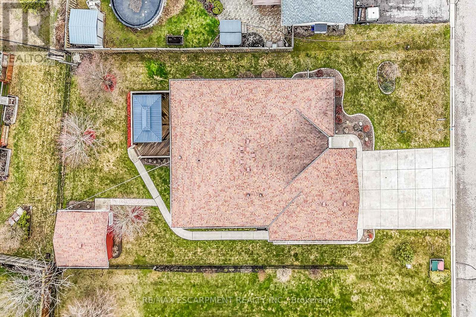 Photo 47 of 20 Oak Crescent, Haldimand ON