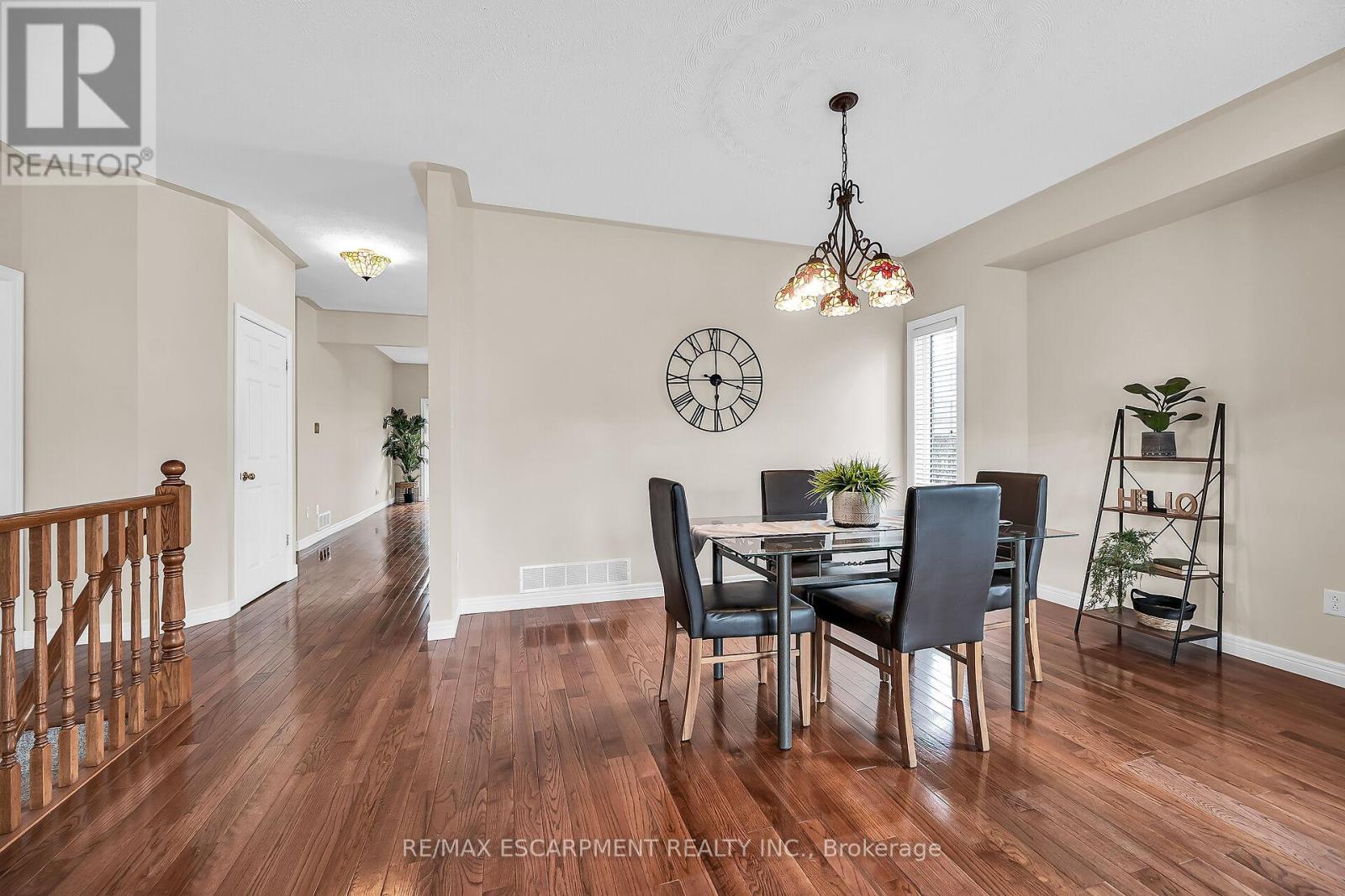 Photo 7 of 20 Oak Crescent, Haldimand ON