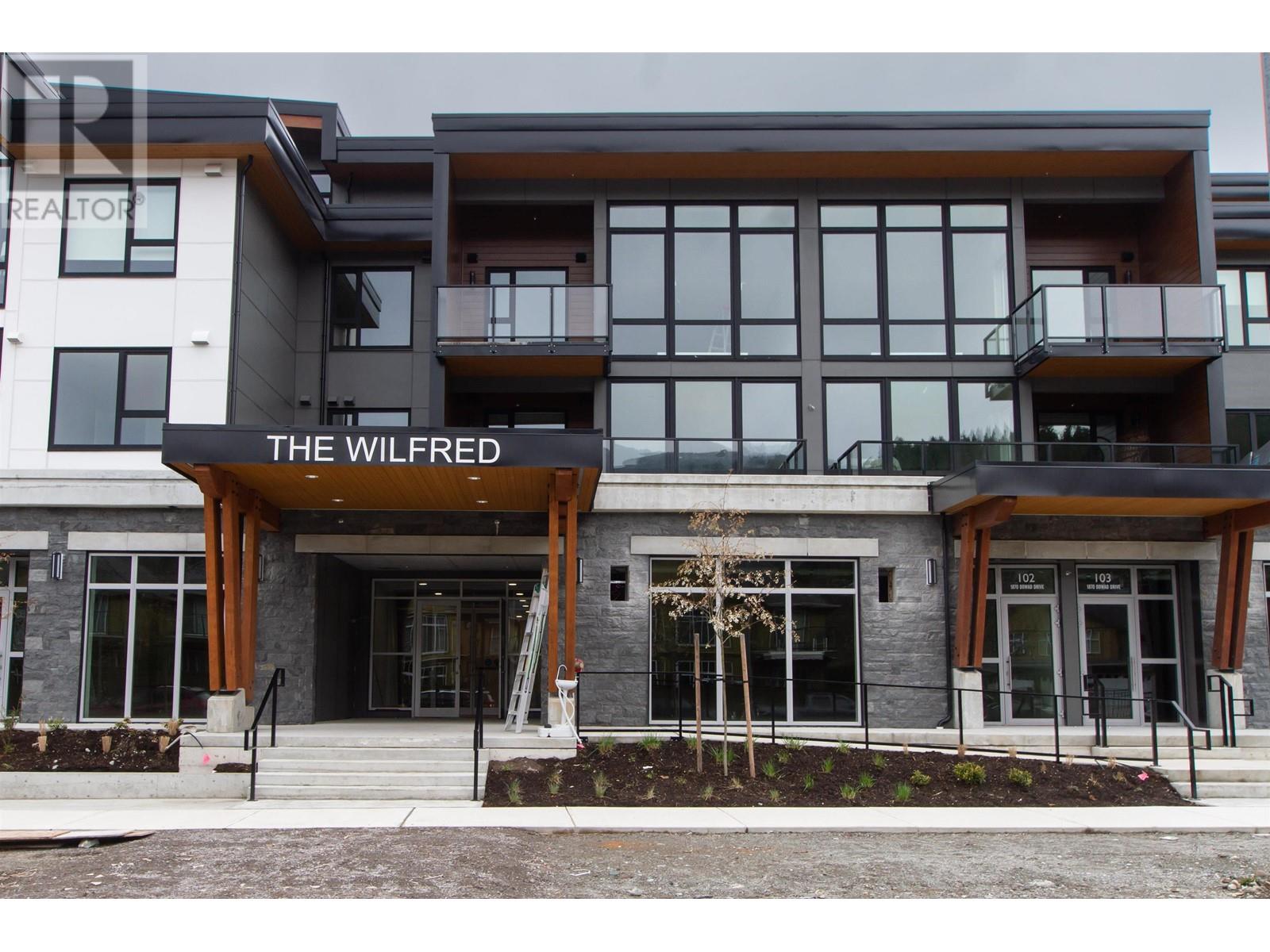 403 1870 DOWAD DRIVE, Squamish
