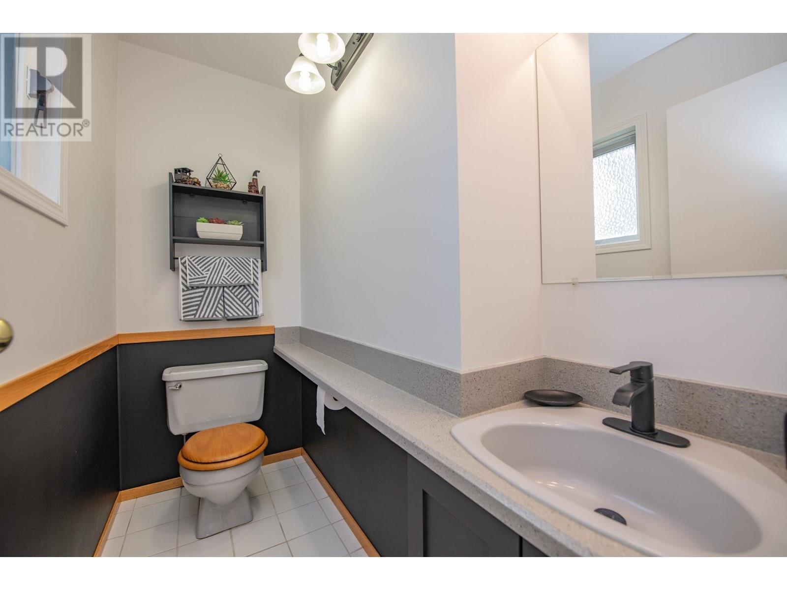 Photo 17 of 409 A Browne Road, Vernon BC