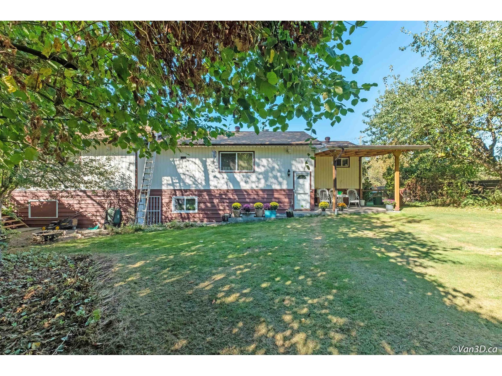 Photo 2 of 28762 Townshipline Road, Abbotsford BC
