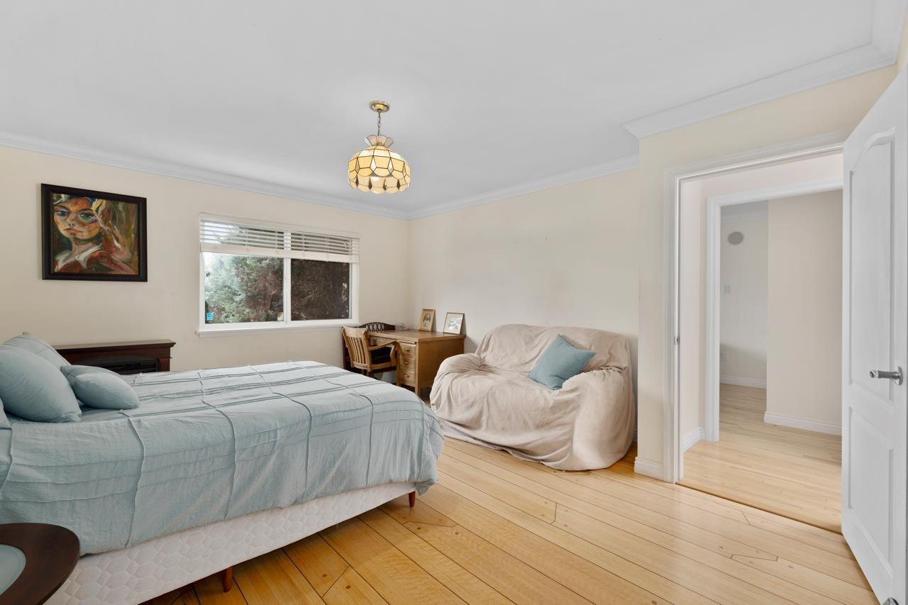 4 1040 PARKER STREET, White Rock real estate listing R2977265