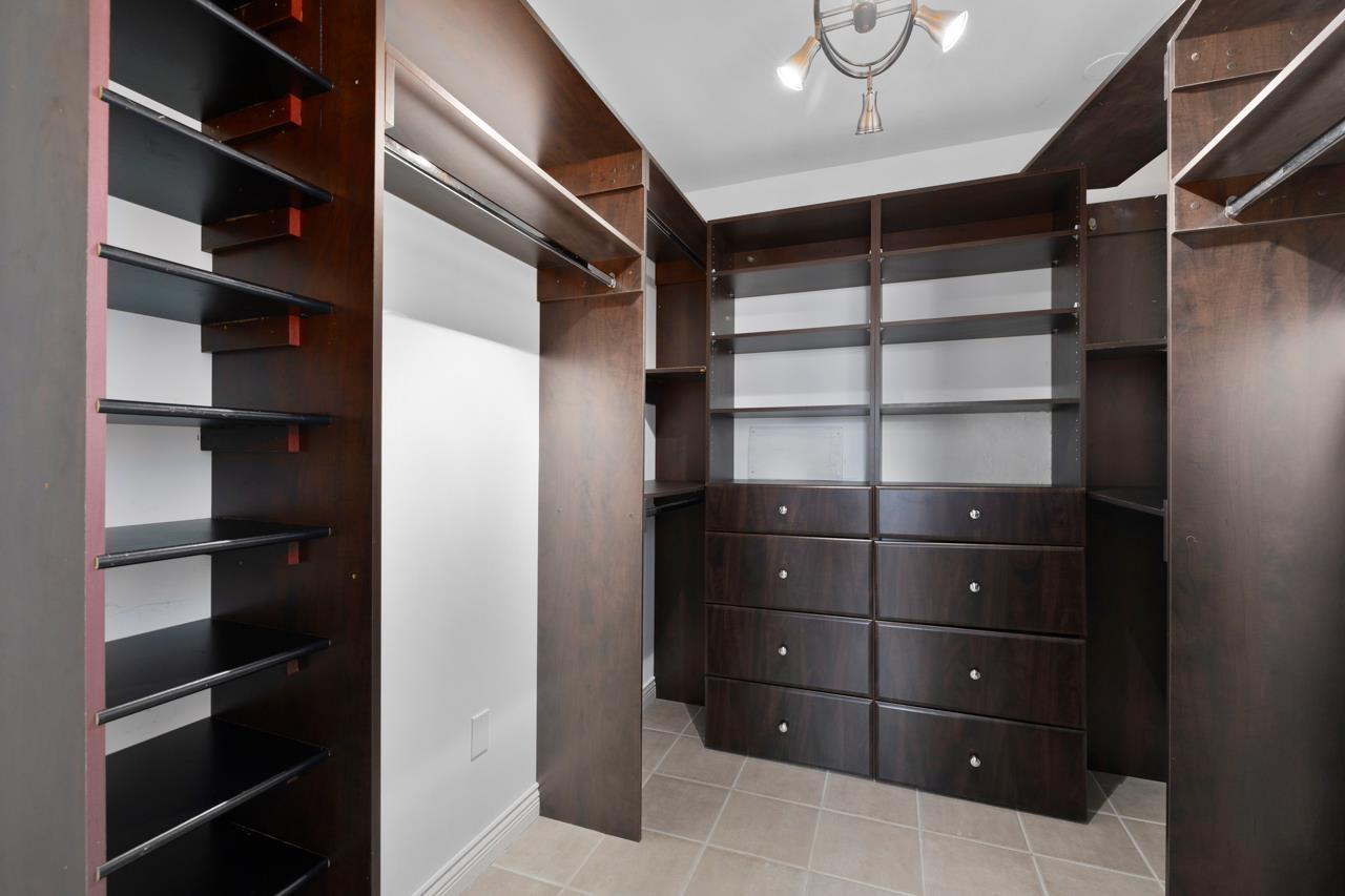 4 1040 PARKER STREET, White Rock real estate listing R2977265