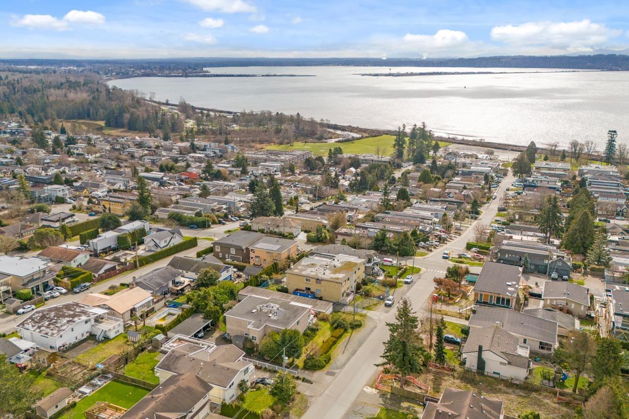 4 1040 PARKER STREET, White Rock real estate listing R2977265