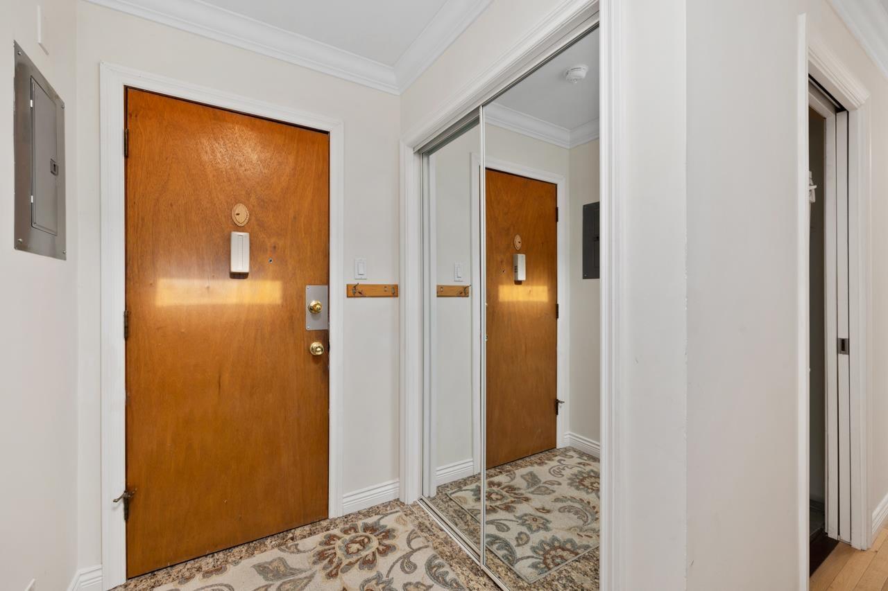 4 1040 PARKER STREET, White Rock real estate listing R2977265