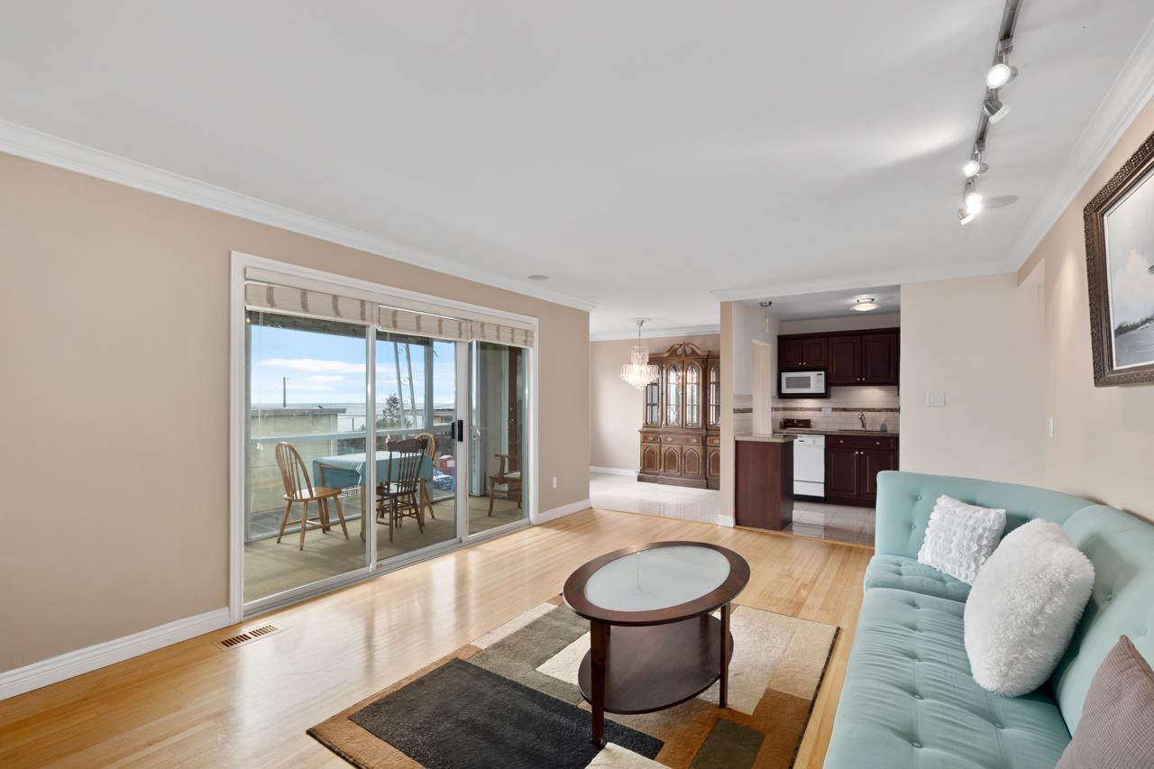 4 1040 PARKER STREET, White Rock real estate listing R2977265
