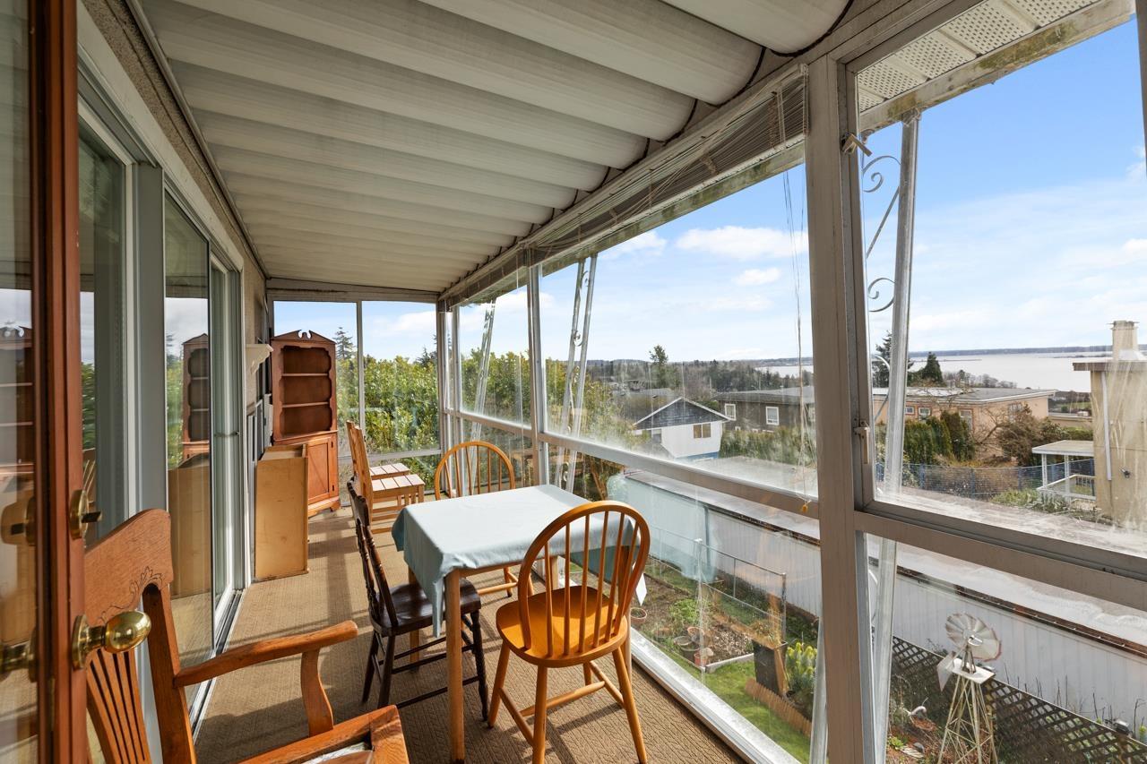4 1040 PARKER STREET, White Rock real estate listing R2977265
