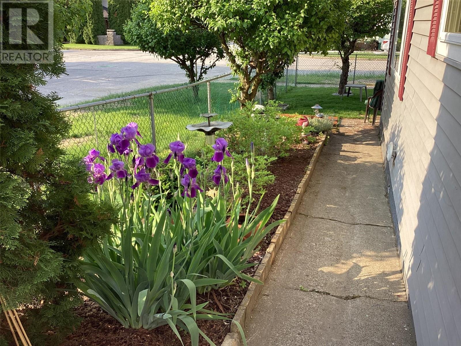 2195 Seventh Avenue, Trail