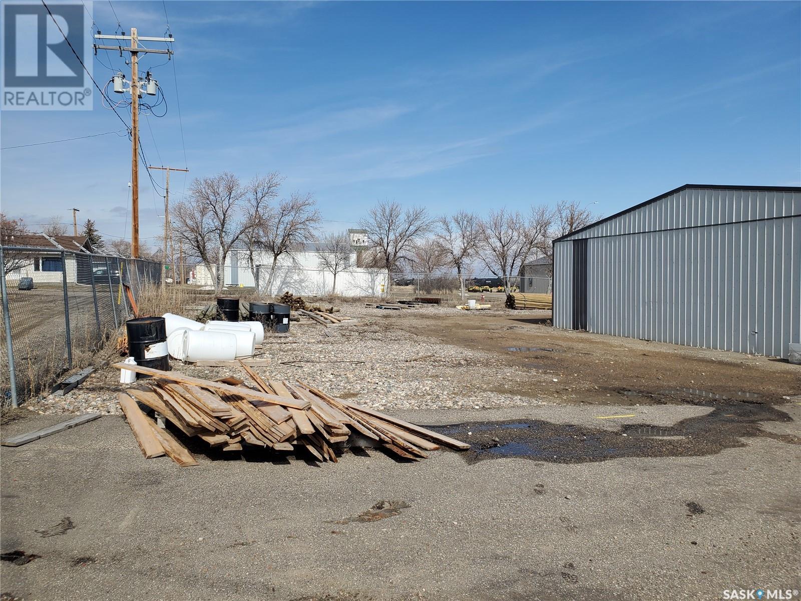 Photo 22 of 102 Railway Avenue N, Cabri SK