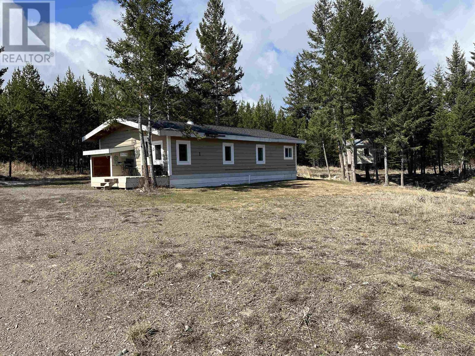 6518 FOOTHILLS ROAD, 100 Mile House