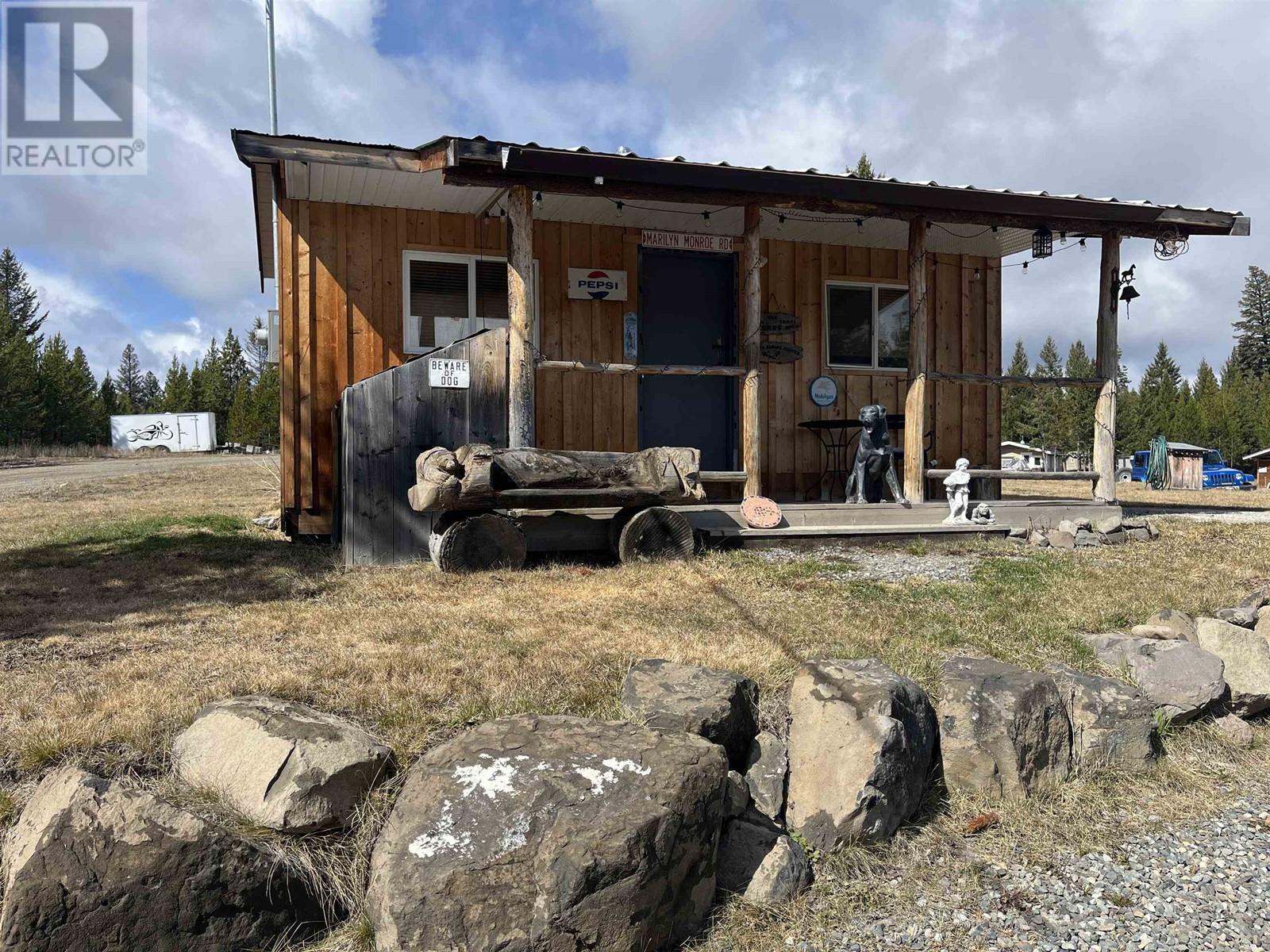 6518 FOOTHILLS ROAD, 100 Mile House