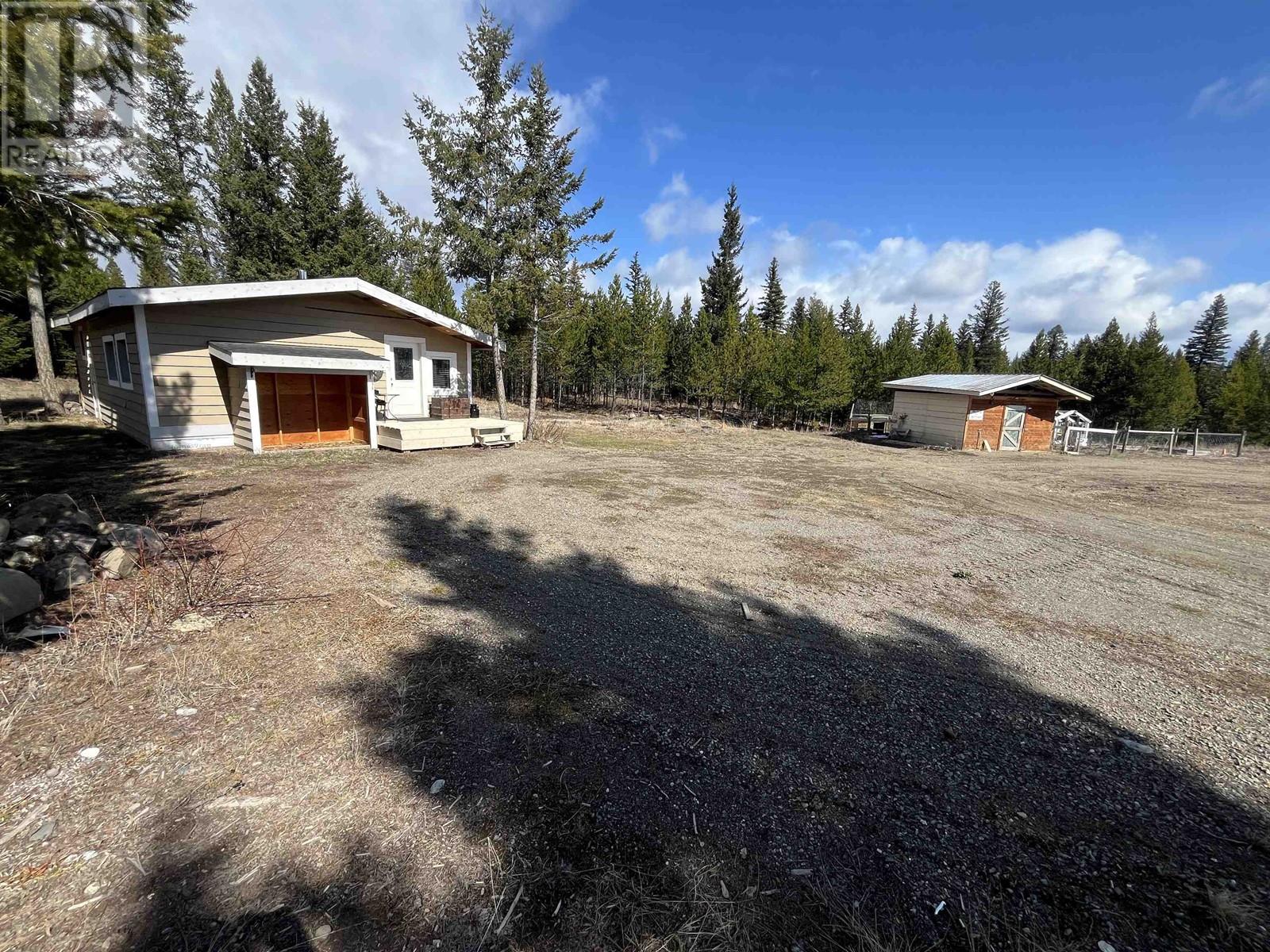6518 FOOTHILLS ROAD, 100 Mile House