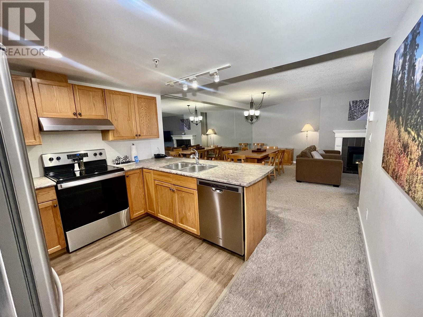 611 WK7-4910 SPEARHEAD PLACE, Whistler