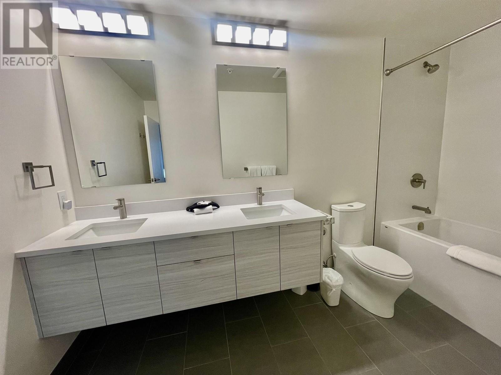 611 WK7-4910 SPEARHEAD PLACE, Whistler