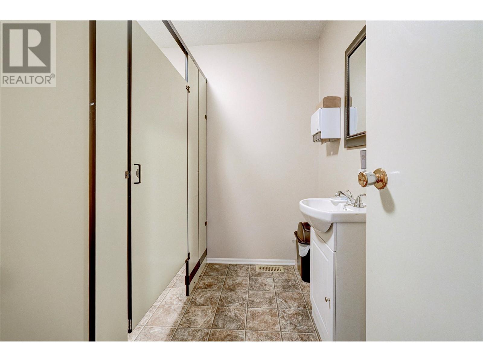 1 17017 SNOW Avenue, Summerland