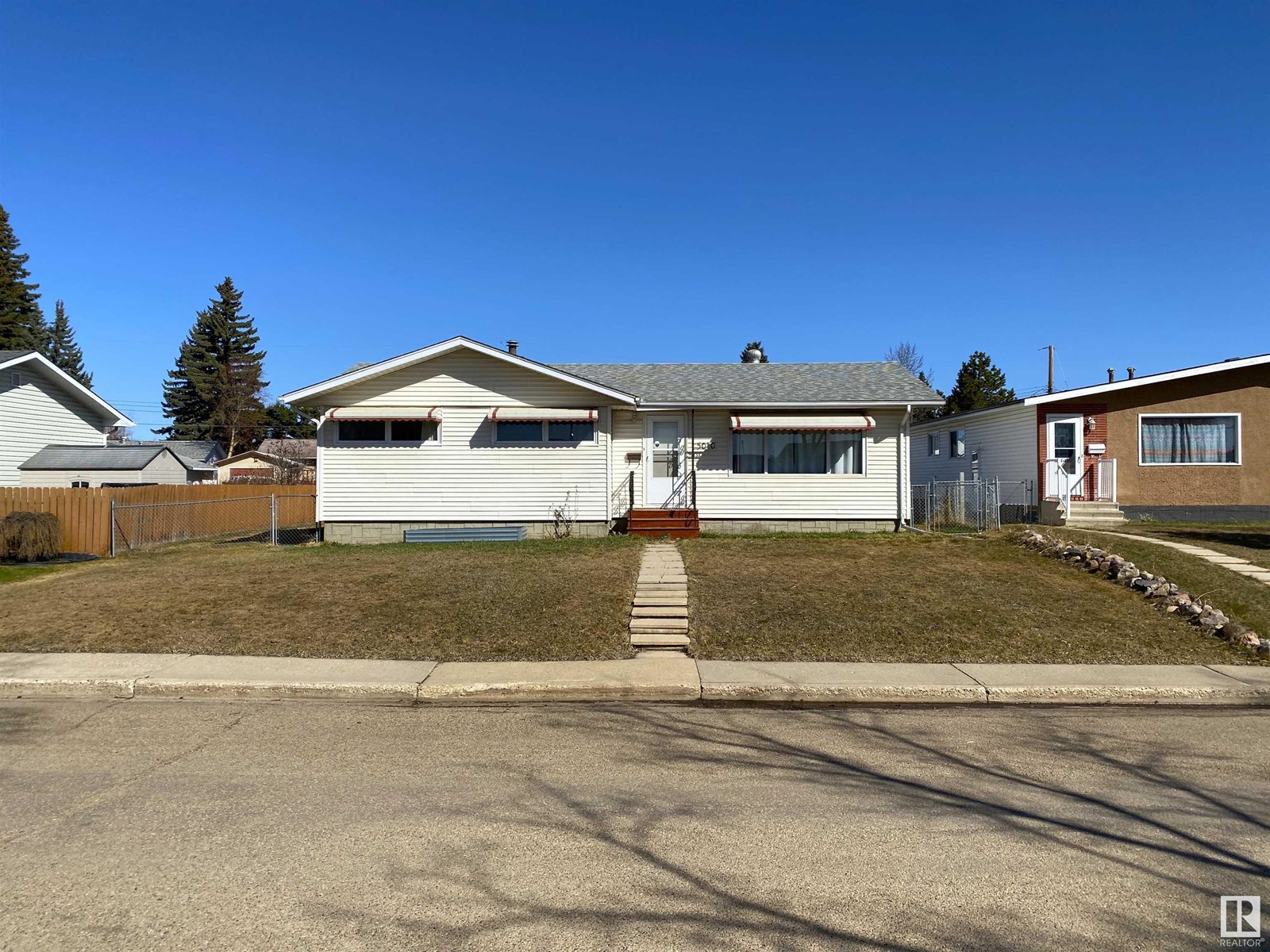 Photo 32 of 5010 40 Av, Wetaskiwin AB
