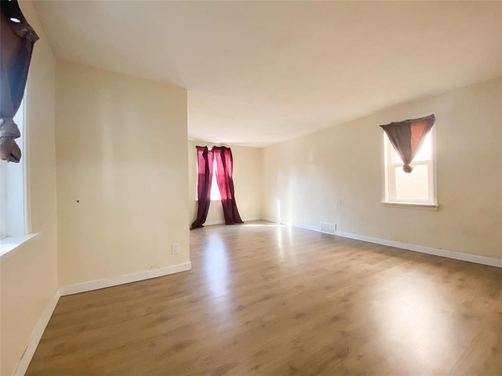 Photo 4 of 397 Aberdeen Avenue, Winnipeg MB