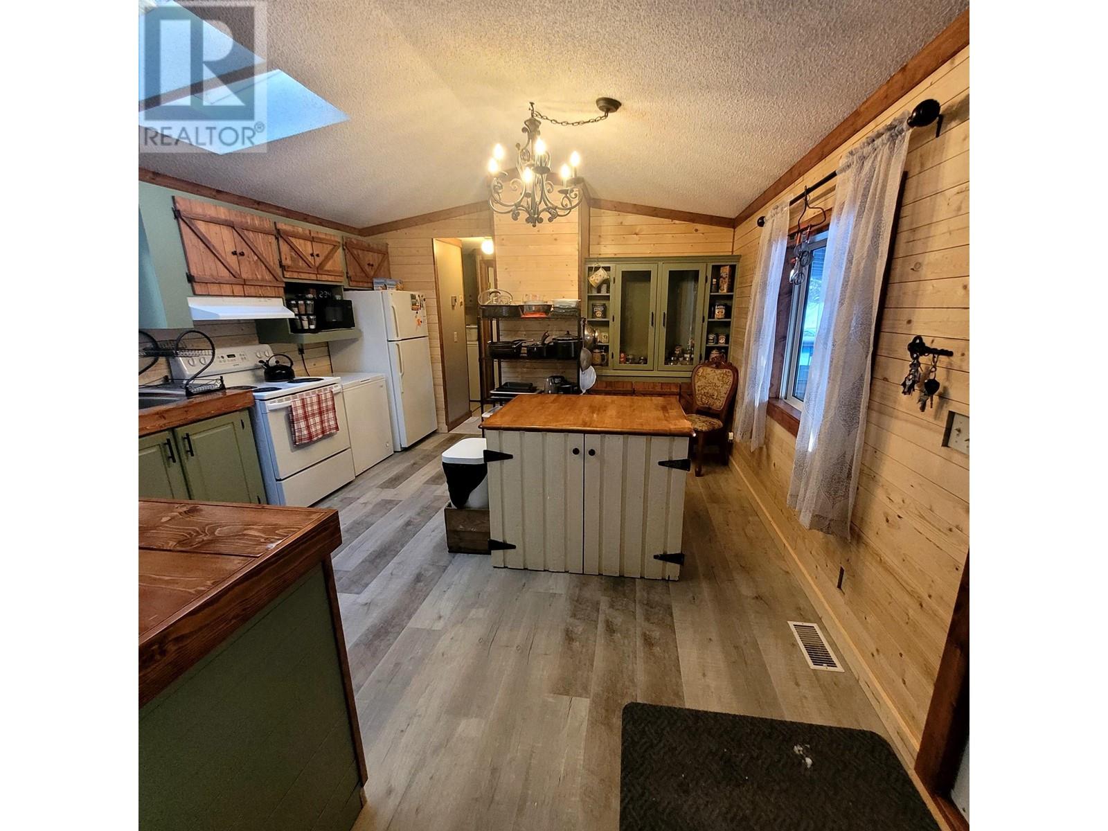 4548 N CARIBOO 97 HIGHWAY, Williams Lake