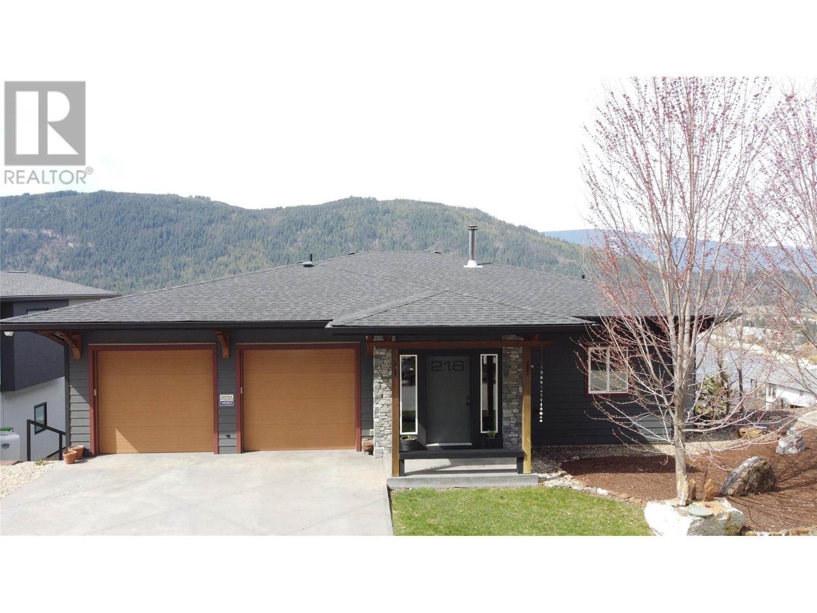  218 Sunset Drive, Sicamous