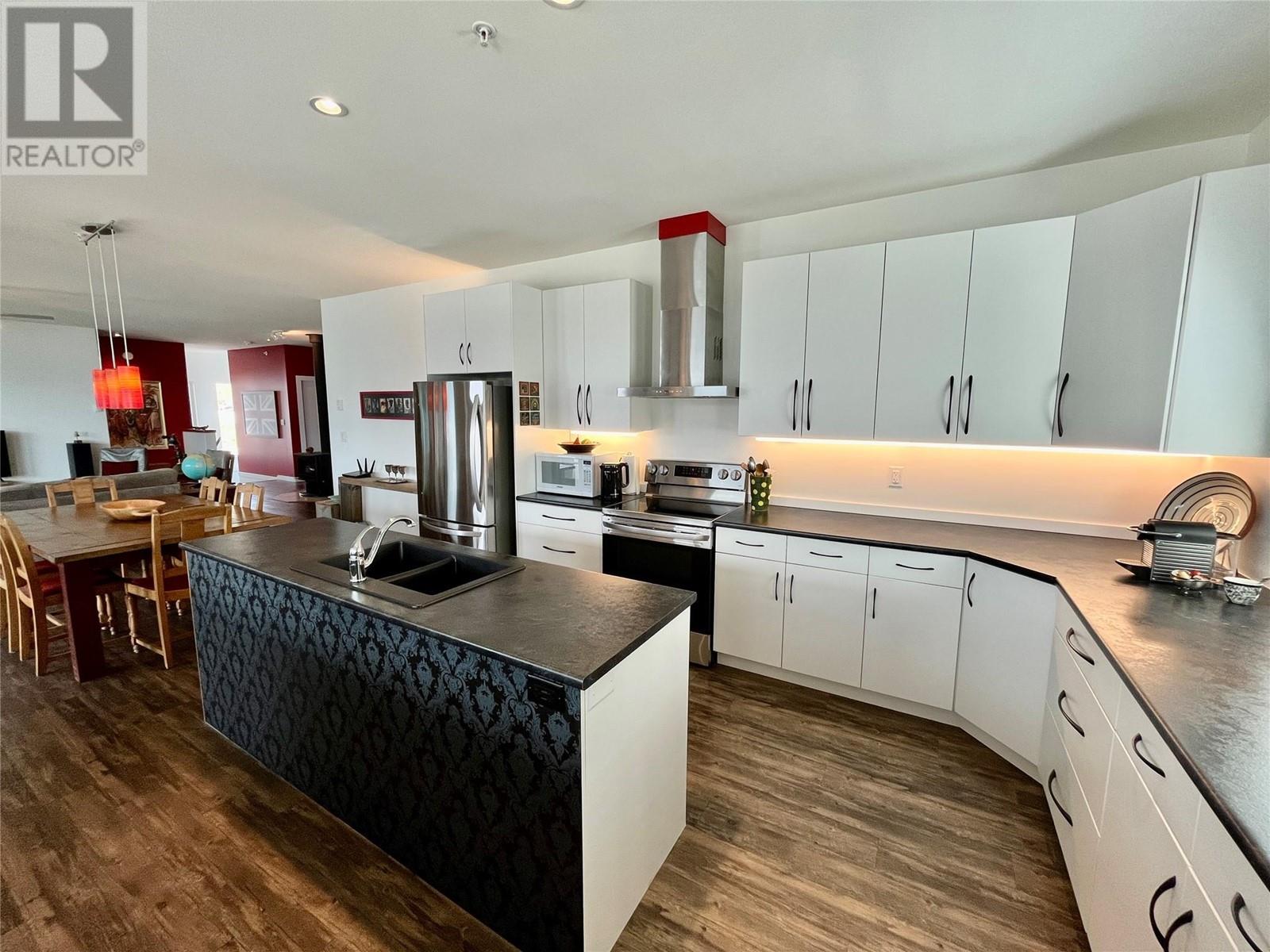  218 Sunset Drive, Sicamous