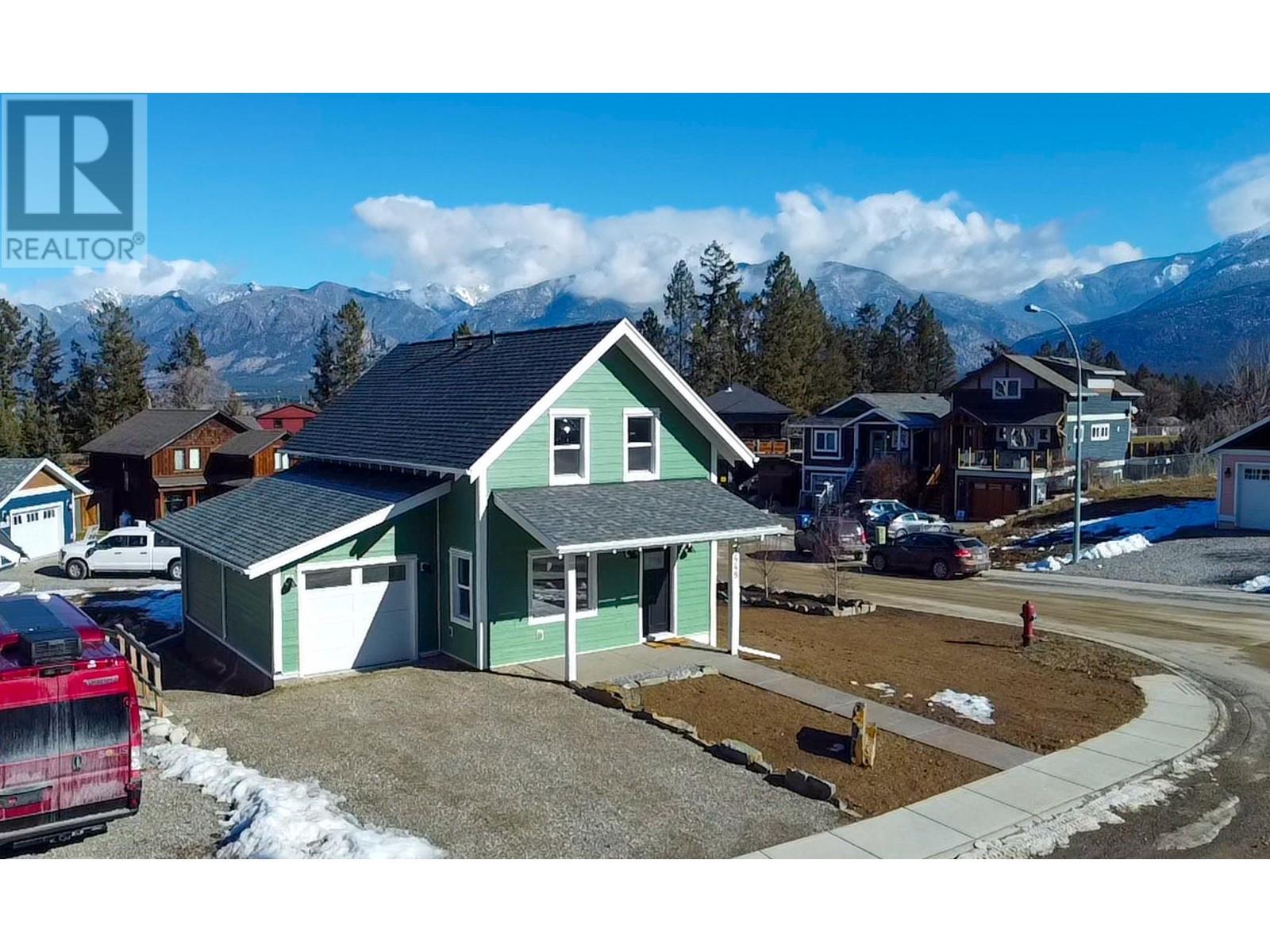 1448 CANTERBURY Way, Invermere