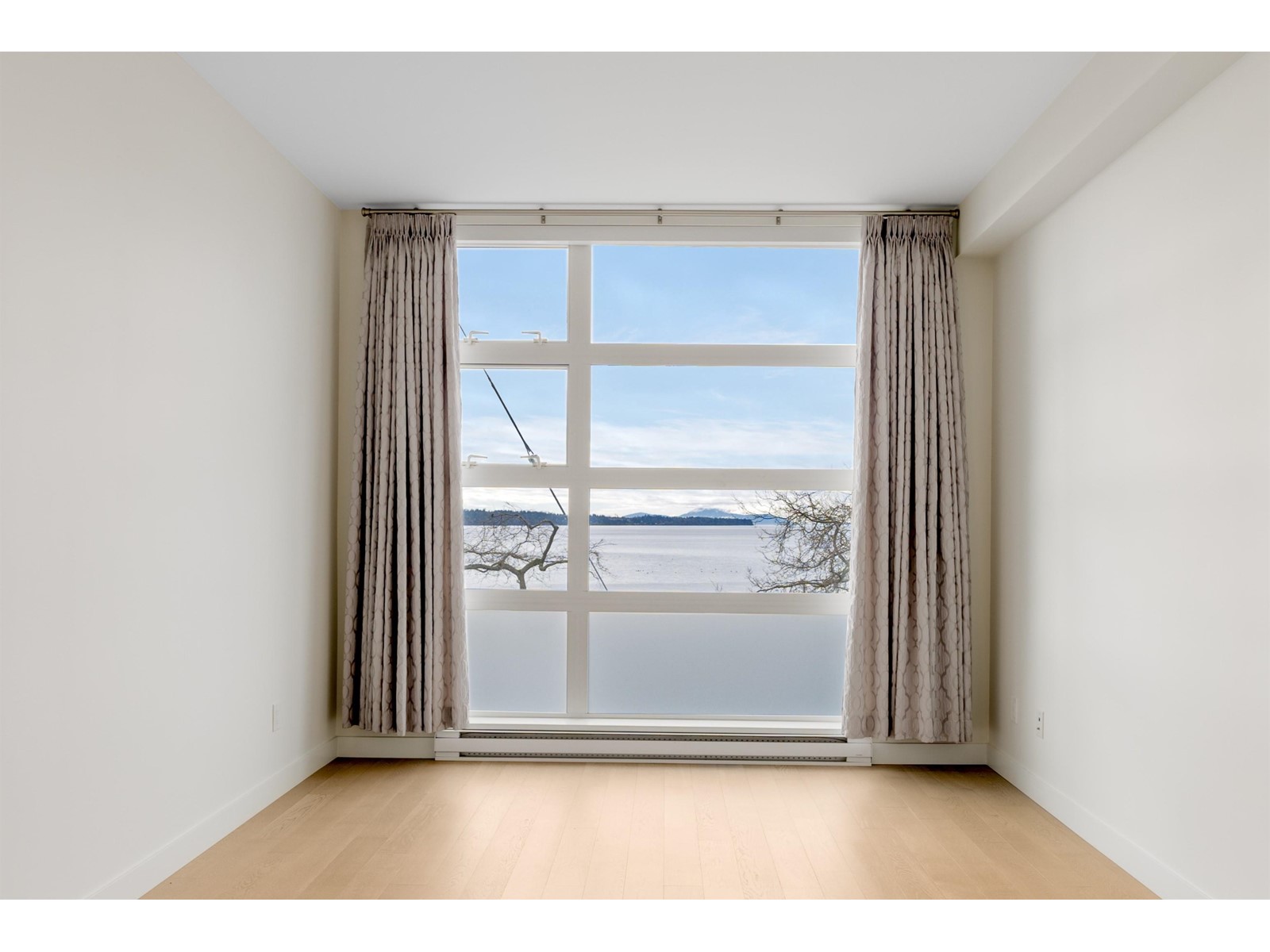 301 1150 OXFORD STREET, White Rock real estate listing R2984253