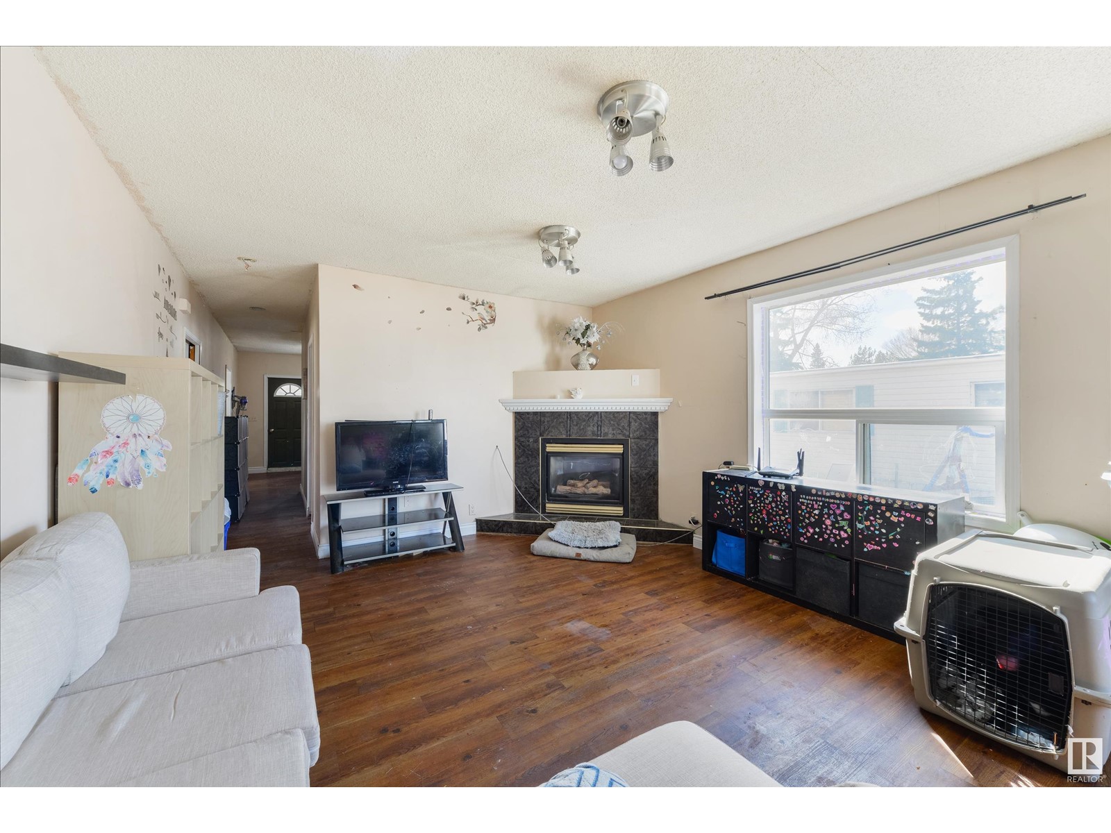 28 The Parkway NW, Edmonton