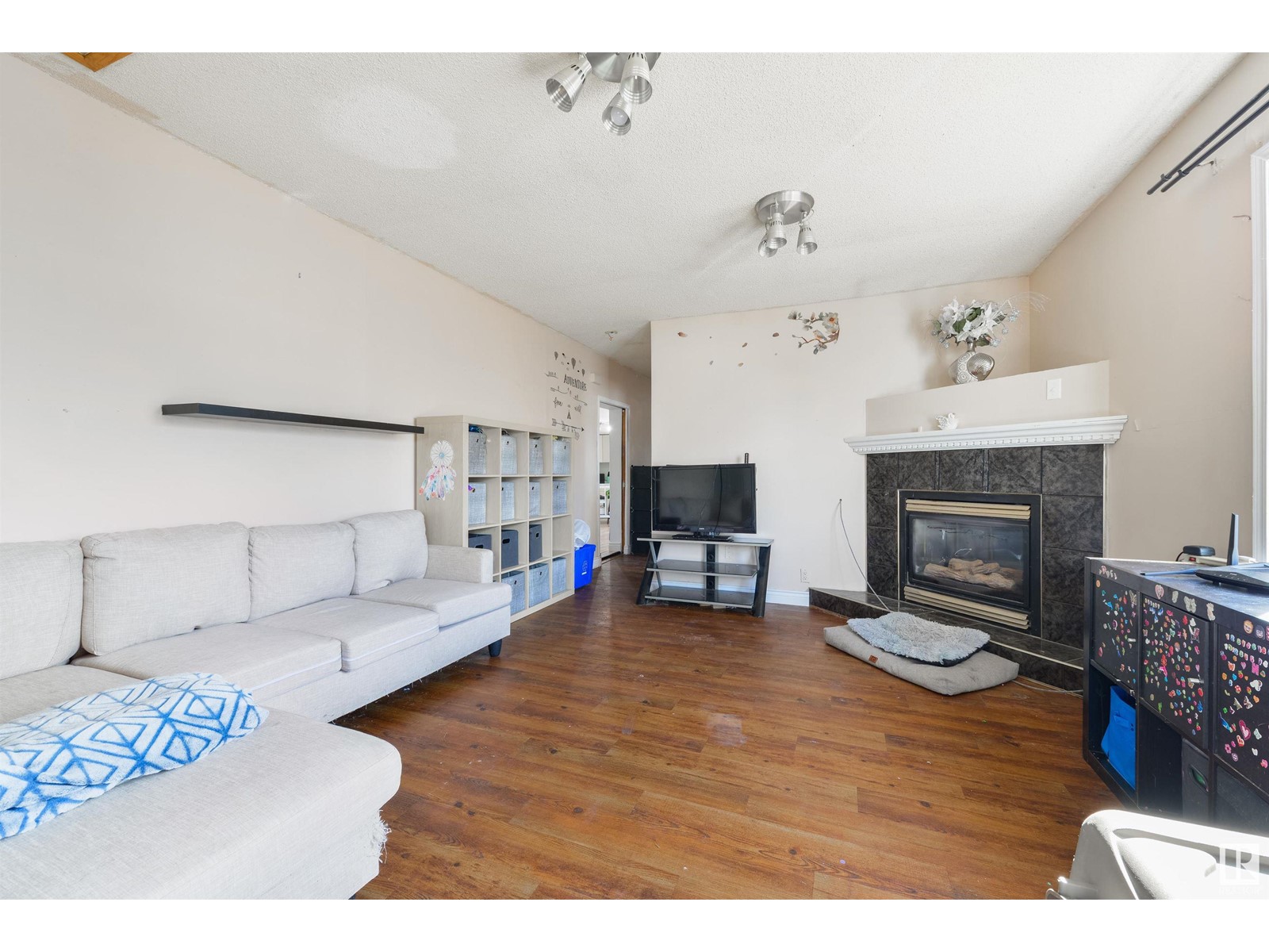 28 The Parkway NW, Edmonton