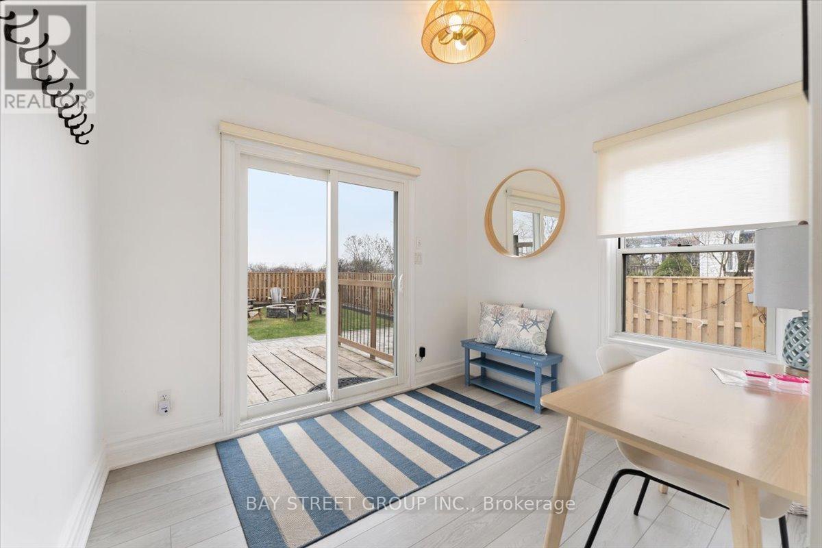 Photo 33 of 1019 Beach Boulevard, Hamilton ON