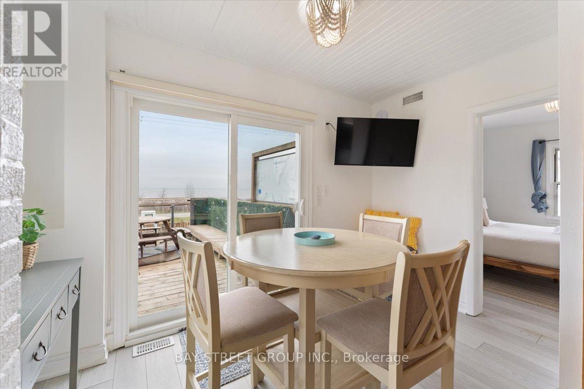 Photo 26 of 1019 Beach Boulevard, Hamilton ON