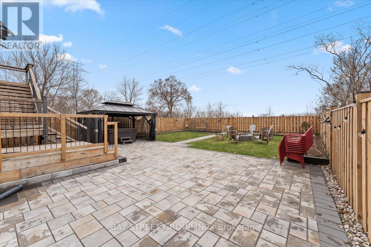 Photo 39 of 1019 Beach Boulevard, Hamilton ON