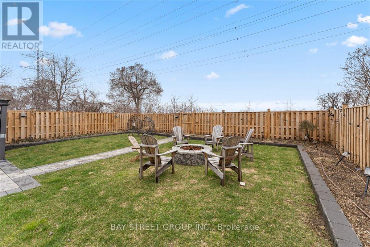 Photo 17 of 1019 Beach Boulevard, Hamilton ON