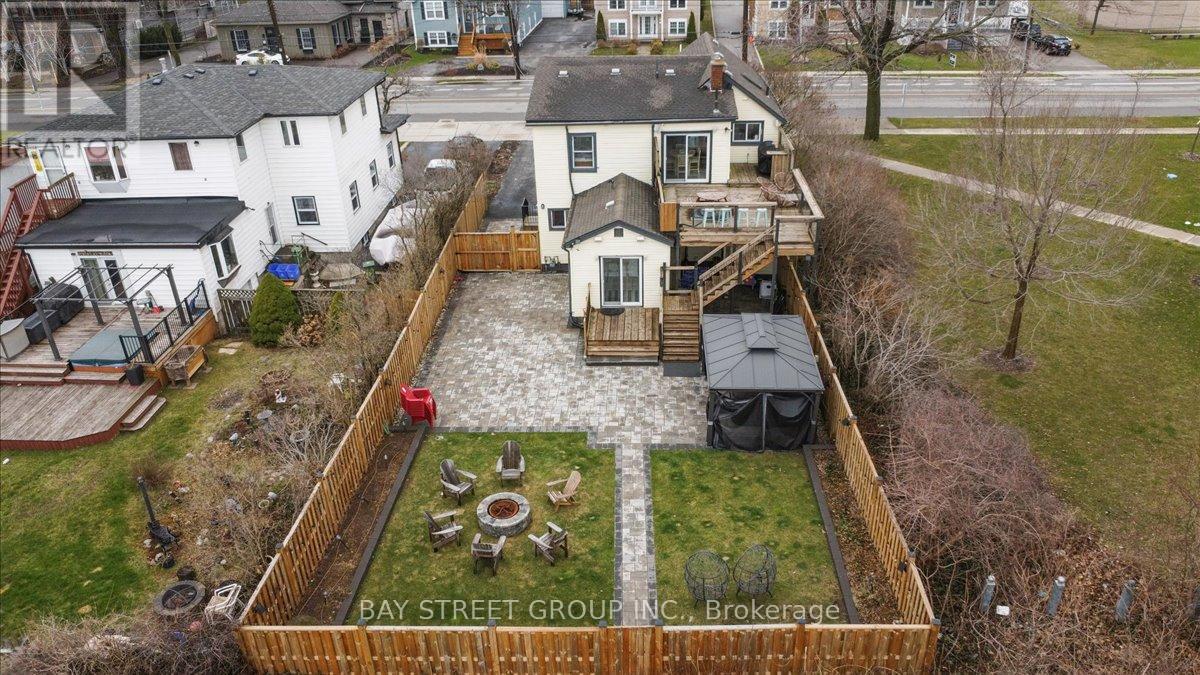 Photo 24 of 1019 Beach Boulevard, Hamilton ON