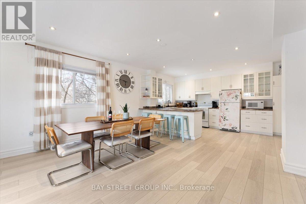 Photo 15 of 1019 Beach Boulevard, Hamilton ON