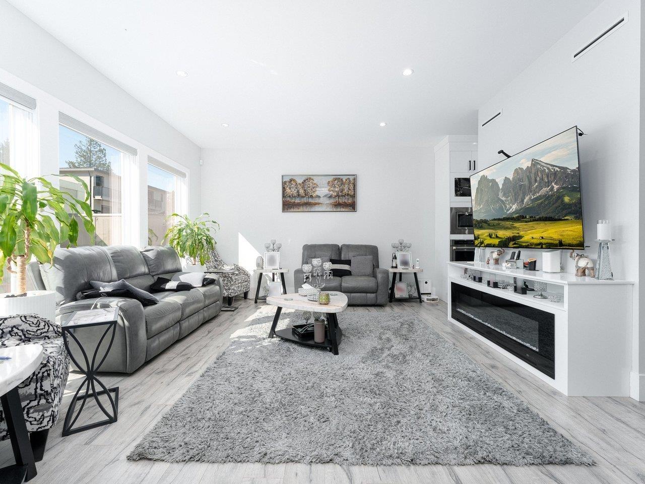 Photo 4 of 14477 101 Avenue, Surrey BC