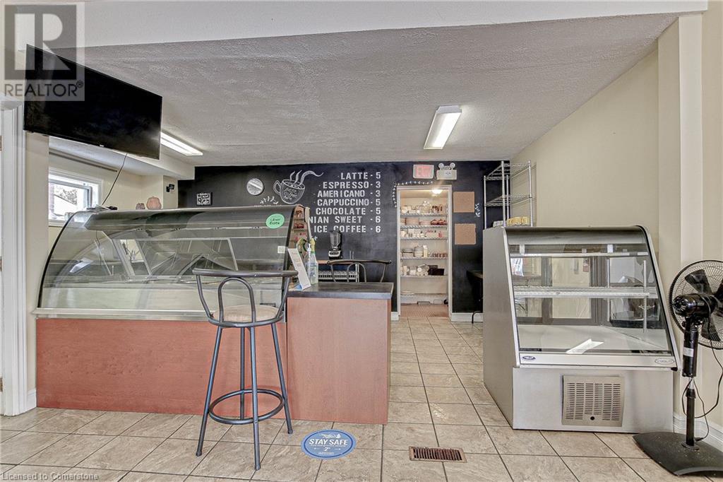 Photo 14 of 18 Elgin Street, Brantford ON