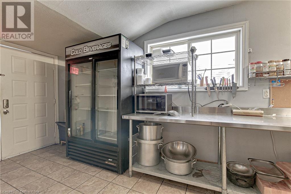 Photo 34 of 18 Elgin Street, Brantford ON