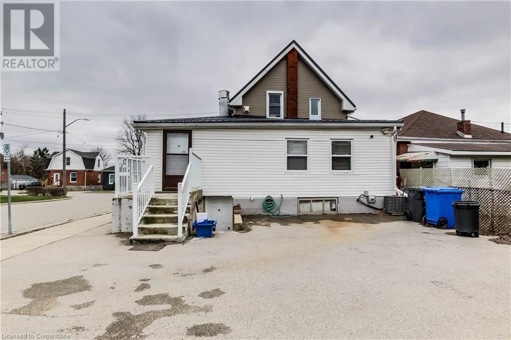 Photo 3 of 18 Elgin Street, Brantford ON
