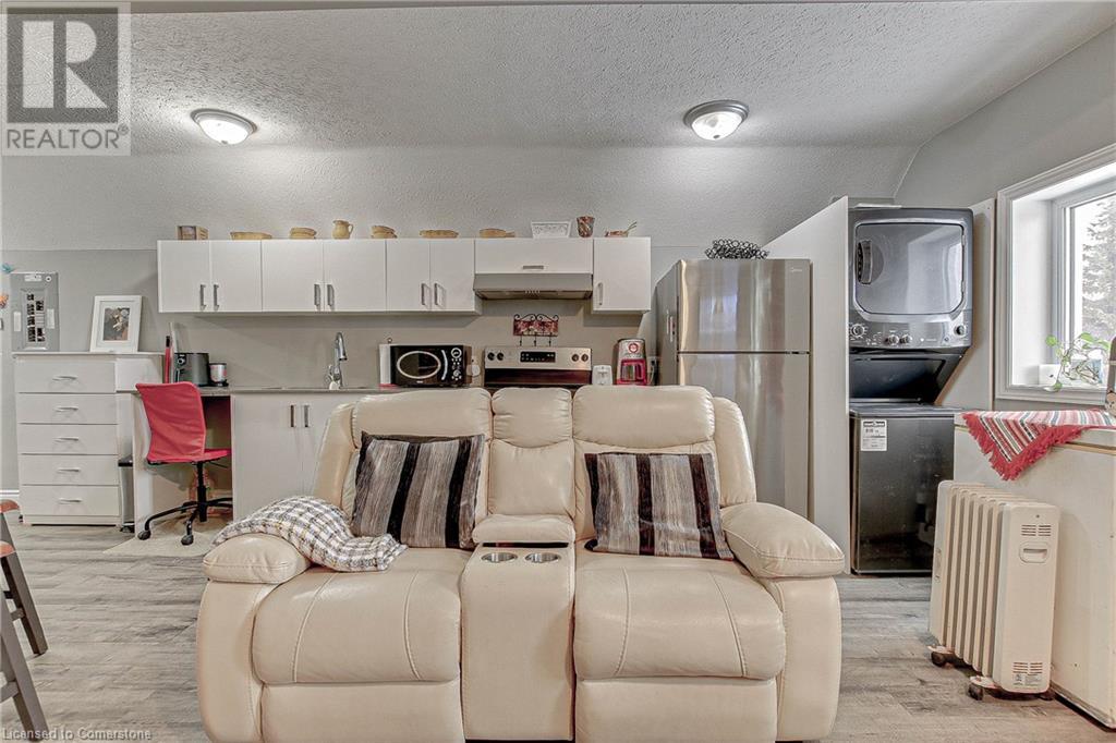Photo 18 of 18 Elgin Street, Brantford ON