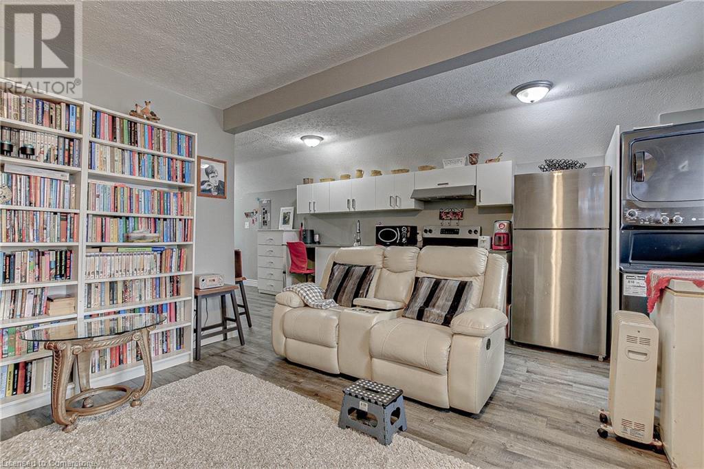 Photo 22 of 18 Elgin Street, Brantford ON